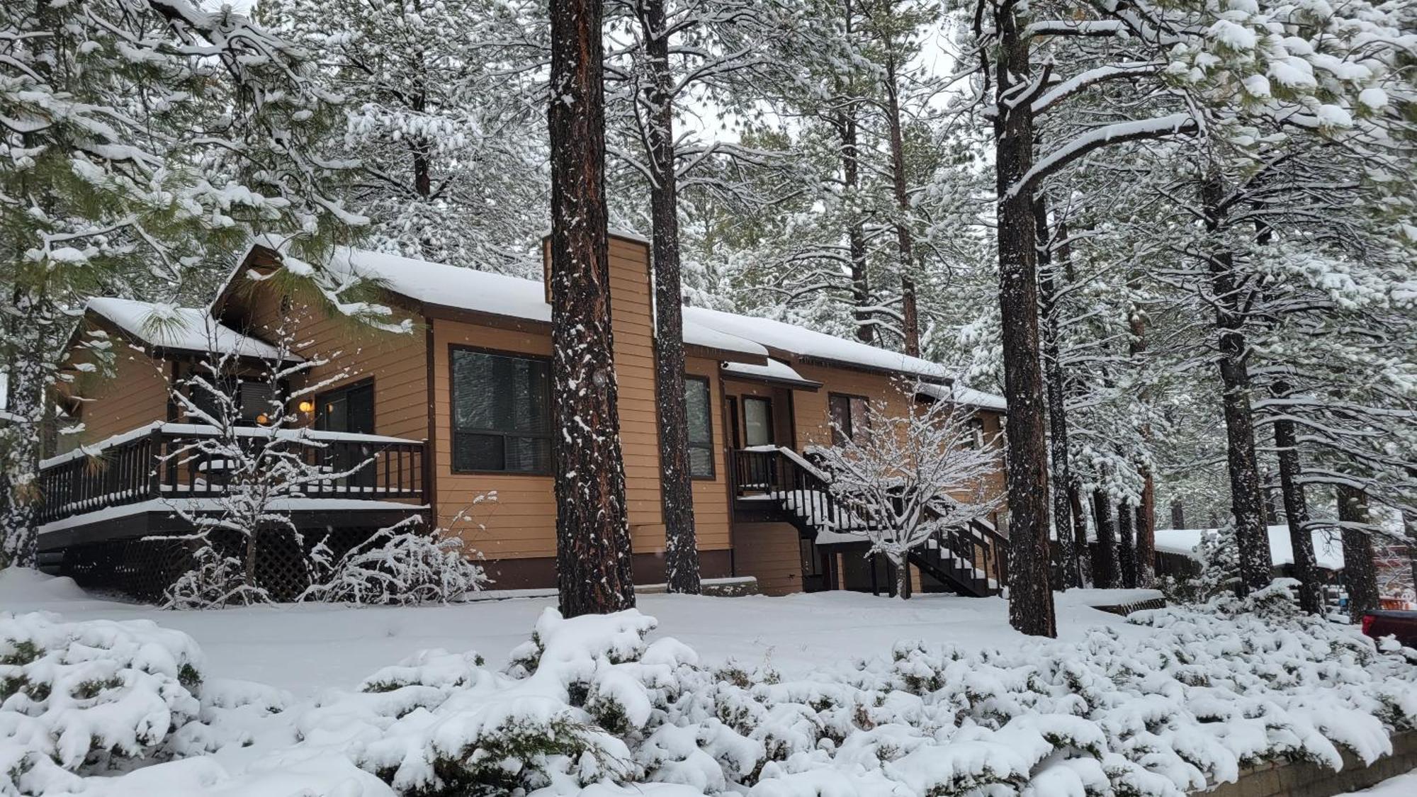 Kathys Cabin, King Bed, Hot Tub, Near-Nau & Downtown Attractions, Perfect Year-Round Mountain Getaway Flagstaff Exterior foto